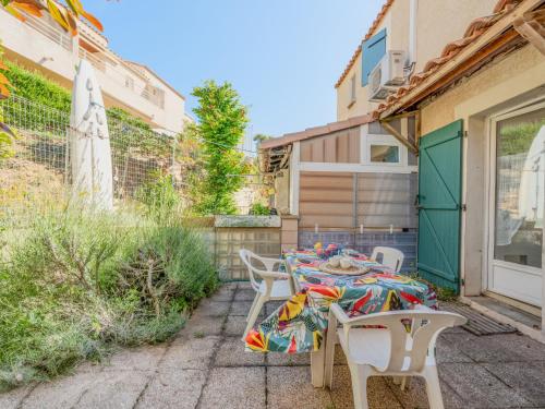 Κήπος έξω από το Holiday Home Les Sentolines by Interhome
