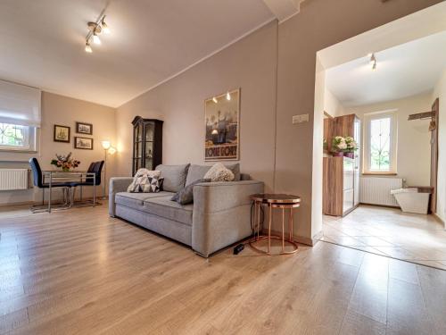 Χώρος καθιστικού στο Apartment W Starym Sadzie by Interhome