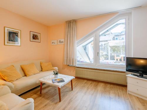 TV a/nebo společenská místnost v ubytování Apartment Casa Polla-2 by Interhome