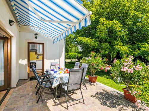 Κήπος έξω από το Holiday Home Juglans 1 by Interhome