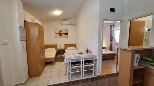 4 Adriatic Apartment Pag