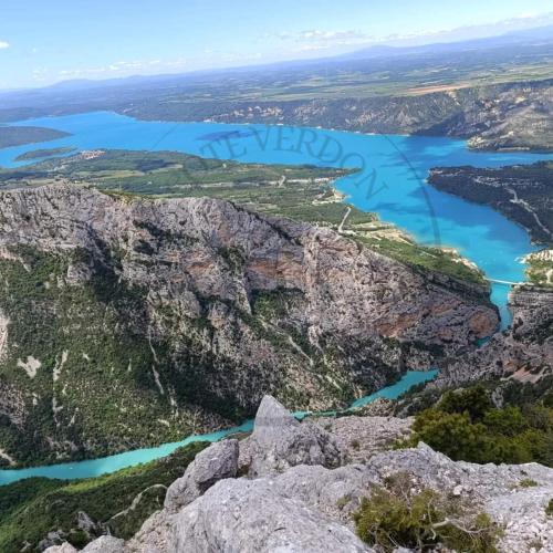 a view from the top of a mountain at Côté Verdon in Quinson