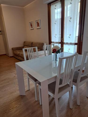 Flovadis Residence