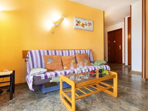 Apartment Cala Dorada-2 by Interhome