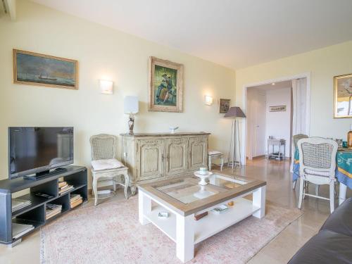 Apartment Les Pervenches by Interhome