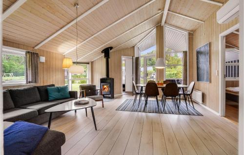Posezení v ubytování Holiday Home Pøt Strandby Juelsminde T