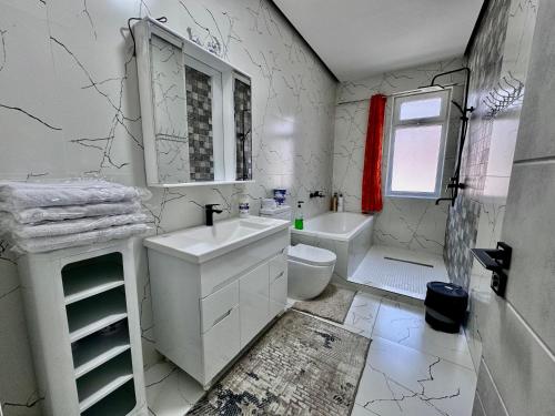 Ένα μπάνιο στο Duplex80