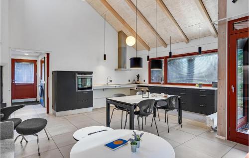 Fotografie z fotogalerie ubytování 2 Bedroom Amazing Home In Grenaa v destinaci Grena