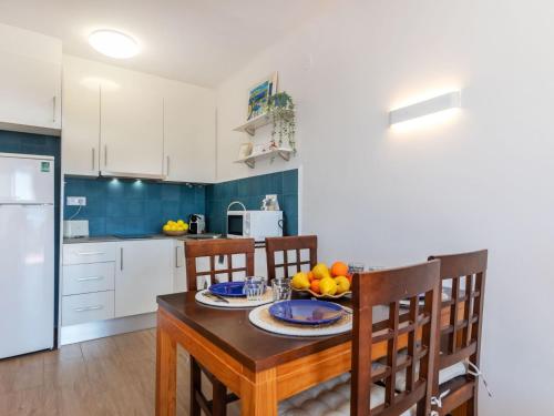 Kuchyňa alebo kuchynka v ubytovaní Apartment Fané de Dalt by Interhome