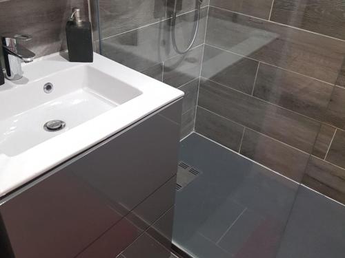 Studio cosy pour 4 personnes avec balcon et WIFI à Châtel