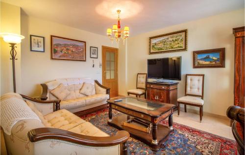 3 Bedroom Nice Apartment In Calpe