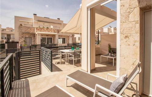 Μπαλκόνι ή βεράντα στο 3 Bedroom Gorgeous Home In Torrevieja