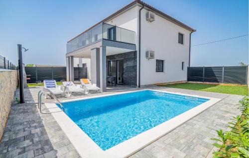 Lovely Home In Pula With Wifi