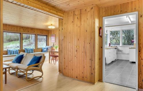 Ruang duduk di 2 Bedroom Amazing Home In Jægerspris