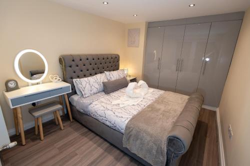 Basement Apartment photo 11