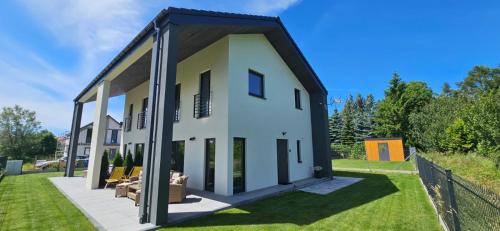 Budova, kde se vila nachází