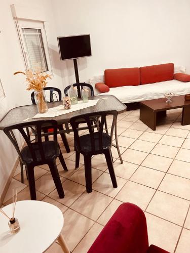Gallery image of The Family Villa in Tragasiá