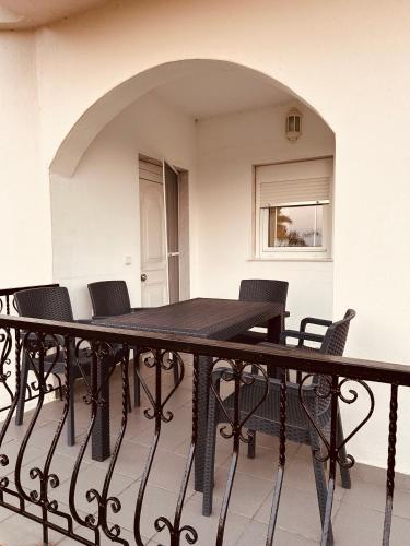 Gallery image of The Family Villa in Tragasiá