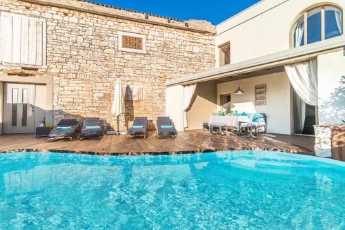 Villa Ulika by Villa Plus