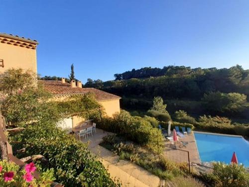 Mynd úr myndasafni af Spacious calm gite - 4 bedrooms, pool, view, pétanque í Vinsobres