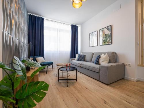 Foto Torremolinos Centro Apartamento con parking y playa a 5 min, wifi alta velocidad 2