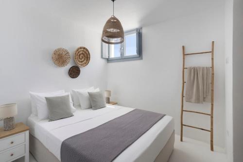 Posteľ alebo postele v izbe v ubytovaní Villa Fryni, private pool & seaview by Naxos Dunes