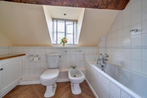 Bilik mandi di Finest Retreats - Barn Cottage
