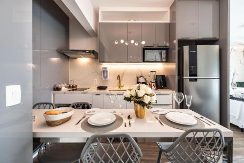 Dapur atau dapur kecil di Rosemari's Apartments 4 Studios Luxuosos