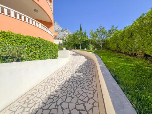 Afbeelding uit fotogalerij van House Basta - Free beach parking in Baška Voda