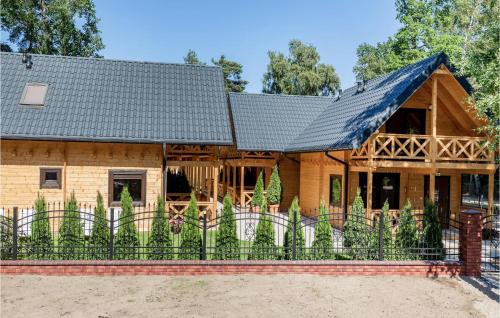 2 Bedroom Stunning Home In Pobierowo