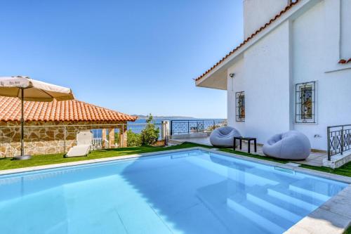 Kolam renang di atau dekat dengan Villa View - Athens Riviera with private pool