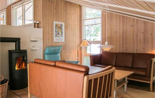 Posezení v ubytování Nice Home In Nexø With Wifi