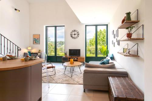 C12 - 2 BDR Duplex in Mougins - 2 Parking spaces, AC, Balcony & Pool