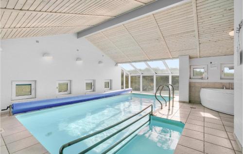 Πισίνα στο ή κοντά στο Beautiful Home In Thisted With Sauna