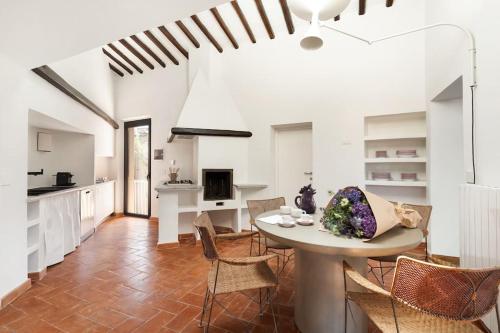 Casa Garibaldi, a Burghesius home