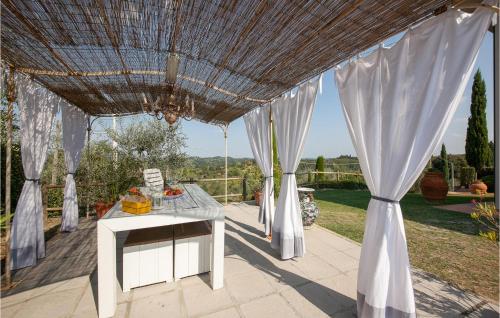 Μπαλκόνι ή βεράντα στο 3 Bedroom Awesome Apartment In Marti Pi