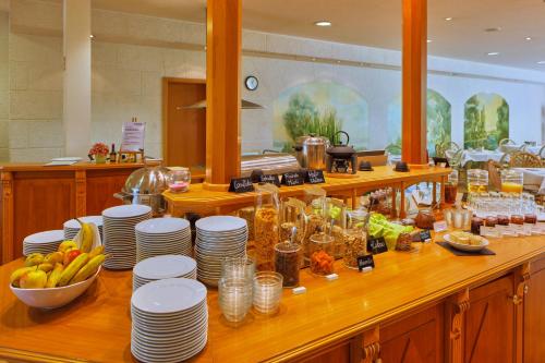 Comida en o cerca de este hotel
