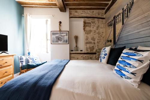 La Sanverine beautiful renovated duplex - historic center Vence