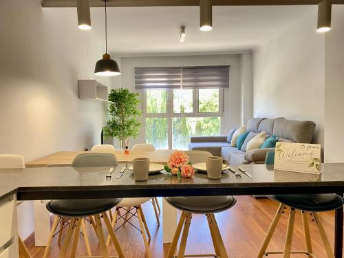 Χώρος καθιστικού στο Biar Home by Gloove