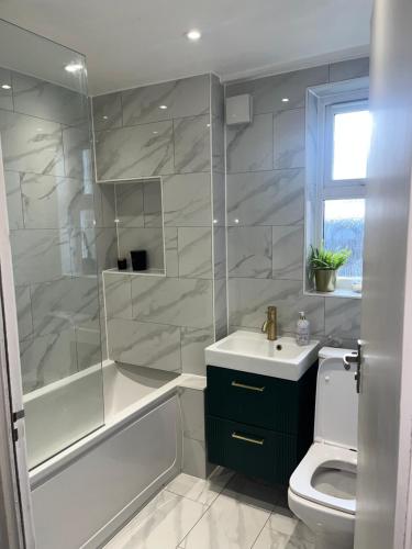 Koupelna v ubytování Luxury 1 bedroom apartment Bromley