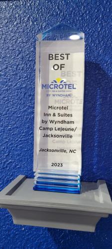 Certifikát, hodnocení, plakát nebo jiný dokument vystavený v ubytování Microtel Inn & Suites by Wyndham Camp Lejeune/Jacksonville