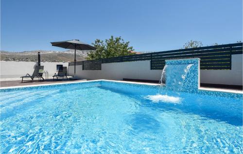 Πισίνα στο ή κοντά στο Awesome Home In Split With Wifi