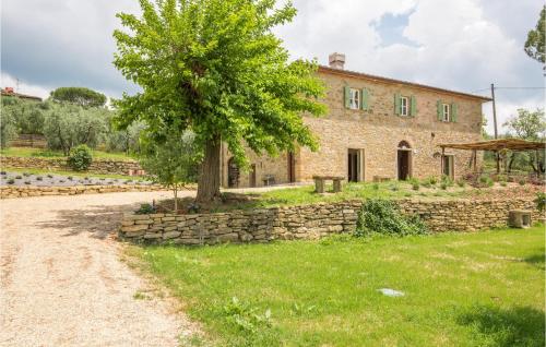 Κήπος έξω από το 5 Bedroom Gorgeous Home In Arezzo