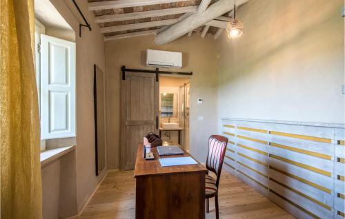Φωτογραφία από το άλμπουμ του 5 Bedroom Gorgeous Home In Arezzo στο Αρέτσο