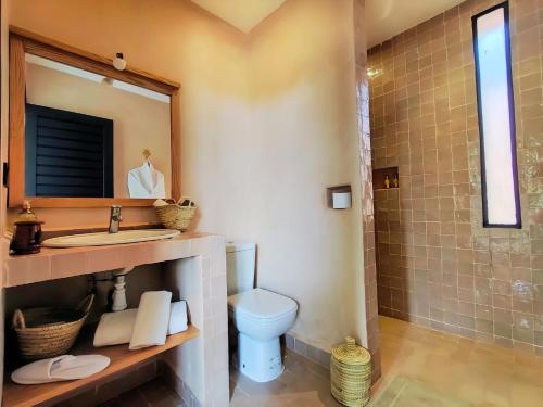 Un baño de Domaine Homa Marrakech