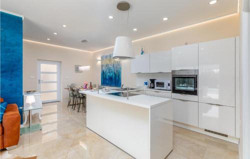 Beautiful Home In Pula