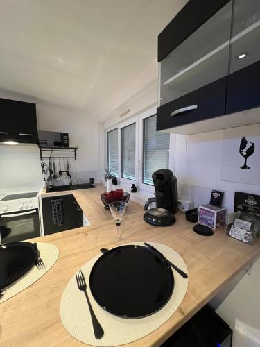 Dapur atau dapur kecil di Aphrodite LoveRoom