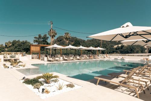 Sivota Hotelの敷地内または近くにあるプール