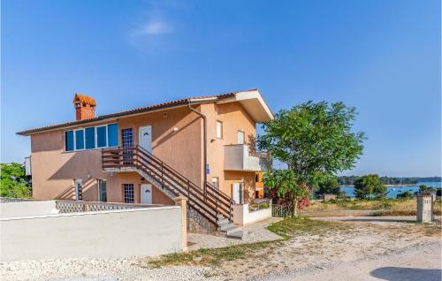 2 Bedroom Amazing Apartment In Medulin