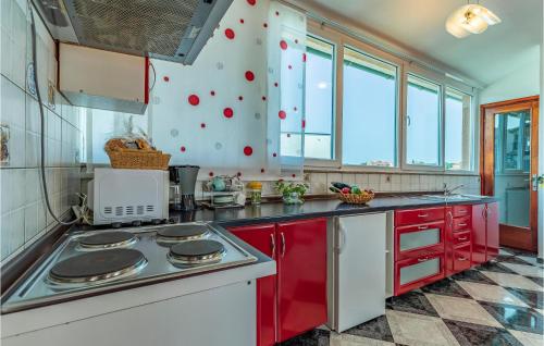 2 Bedroom Amazing Apartment In Medulin